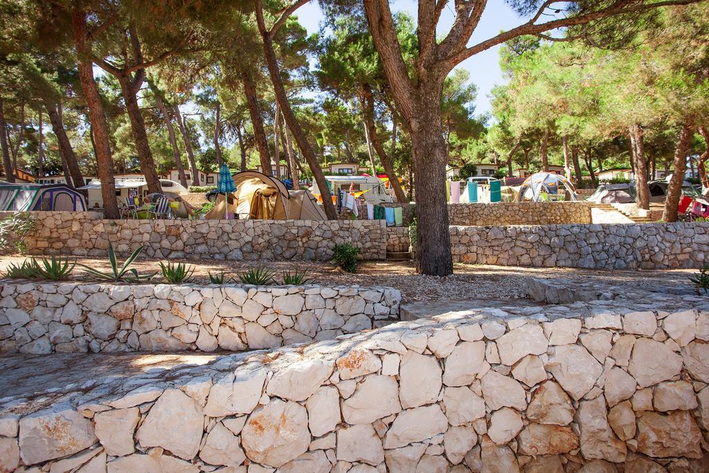 Camping Village Poljana Mali Lošinj Exteriör bild