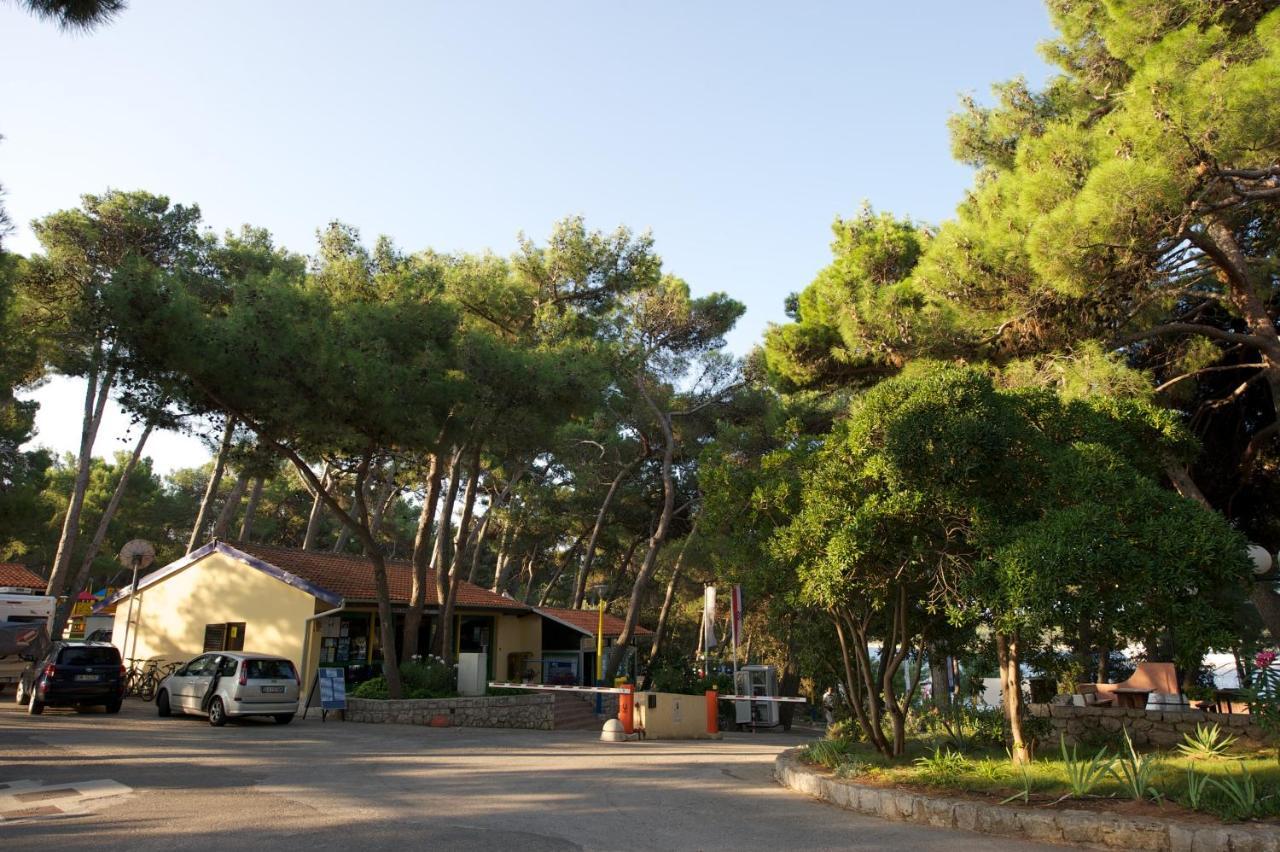 Camping Village Poljana Mali Lošinj Exteriör bild